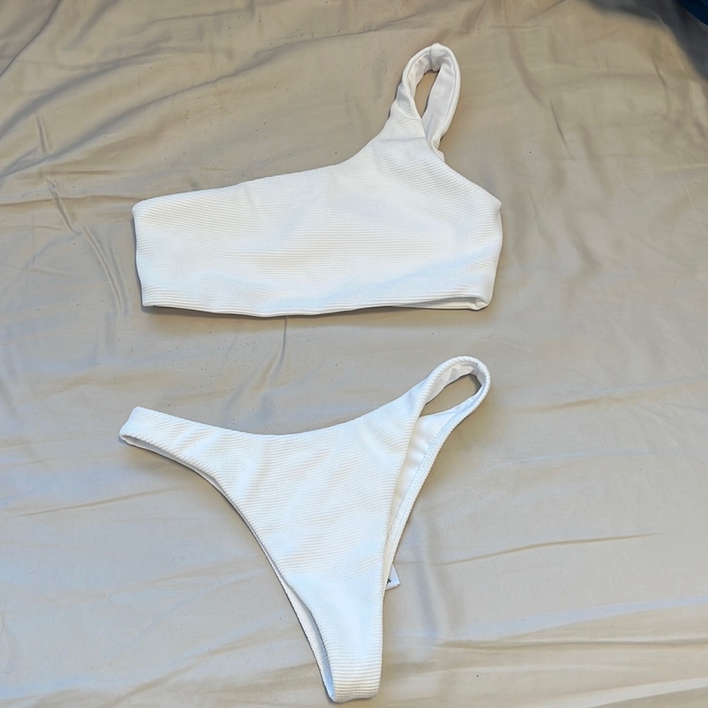 Cute waffle billabong one shoulder bikini